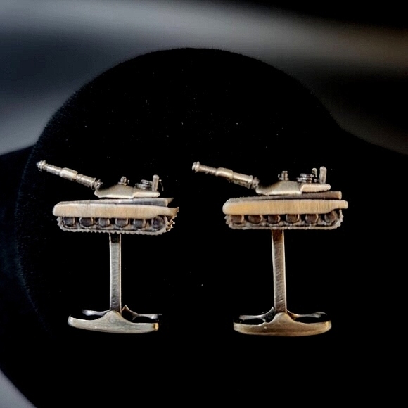 Ravi Ratan Brushed Metal Army Tank Cufflinks - Picture 1 of 8